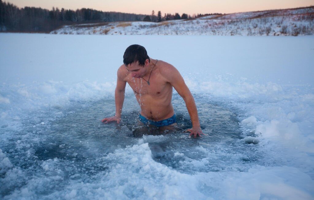 Cold Plunge Benefits: Health and Wellness Perks of Hydrotherapy